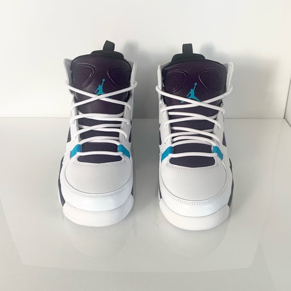 Jordan Sneakers - Picture 6 of 11